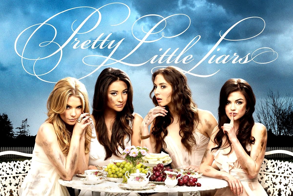 How To Dress Like the Pretty Little Liars In 2024: Best Outfits of Aria, Spencer, Alison, Hanna, and Emily.